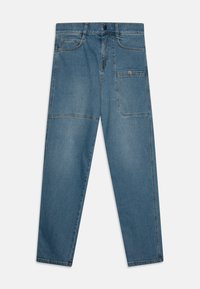Jeans in denim azzurro chiaro con taglio dritto, dotati di due tasche anteriori, una tasca posteriore e cuciture a contrasto lungo le cuciture.
