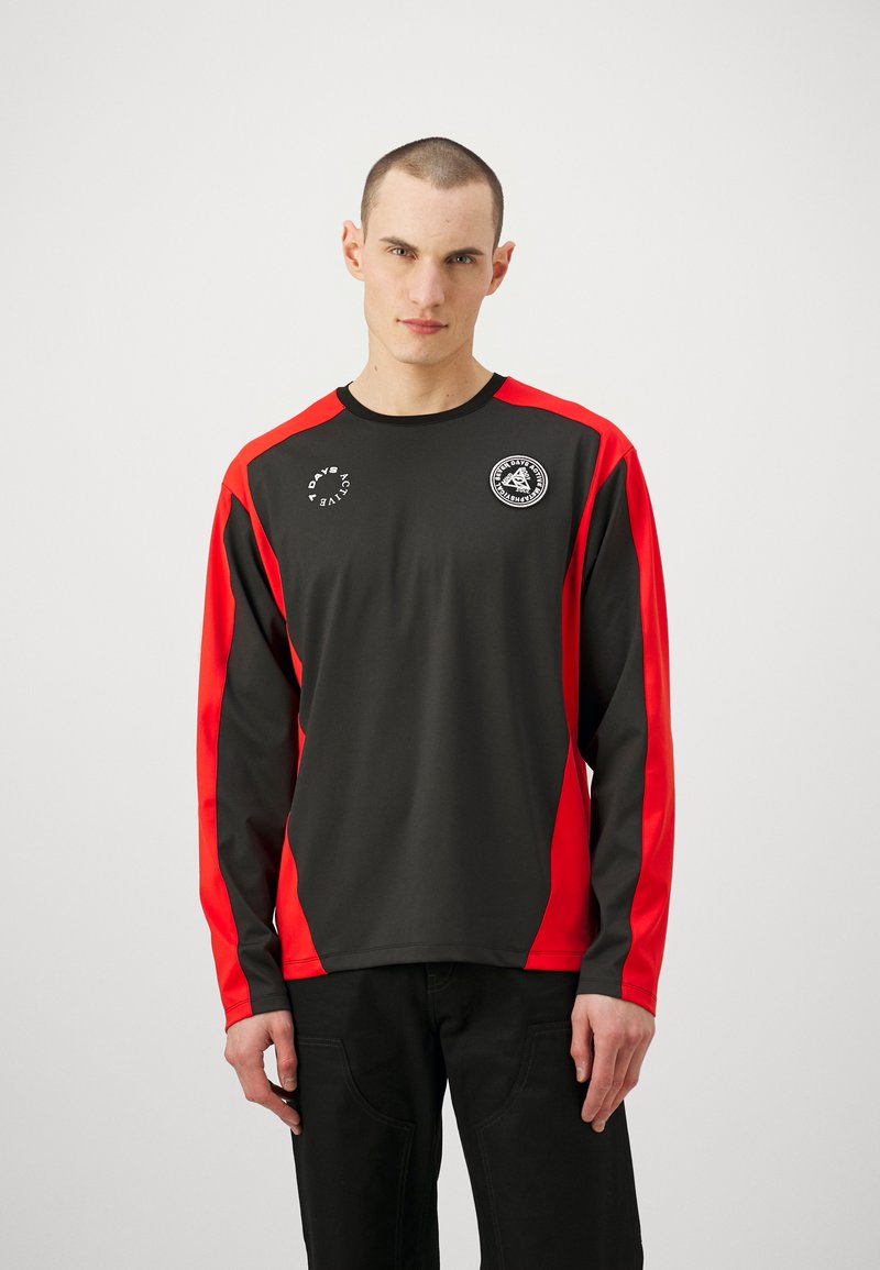 7 DAYS Active - LONGLINE BASKET LONGSLEEVE TEE UNISEX - Langarmshirt - black, Vergrößern