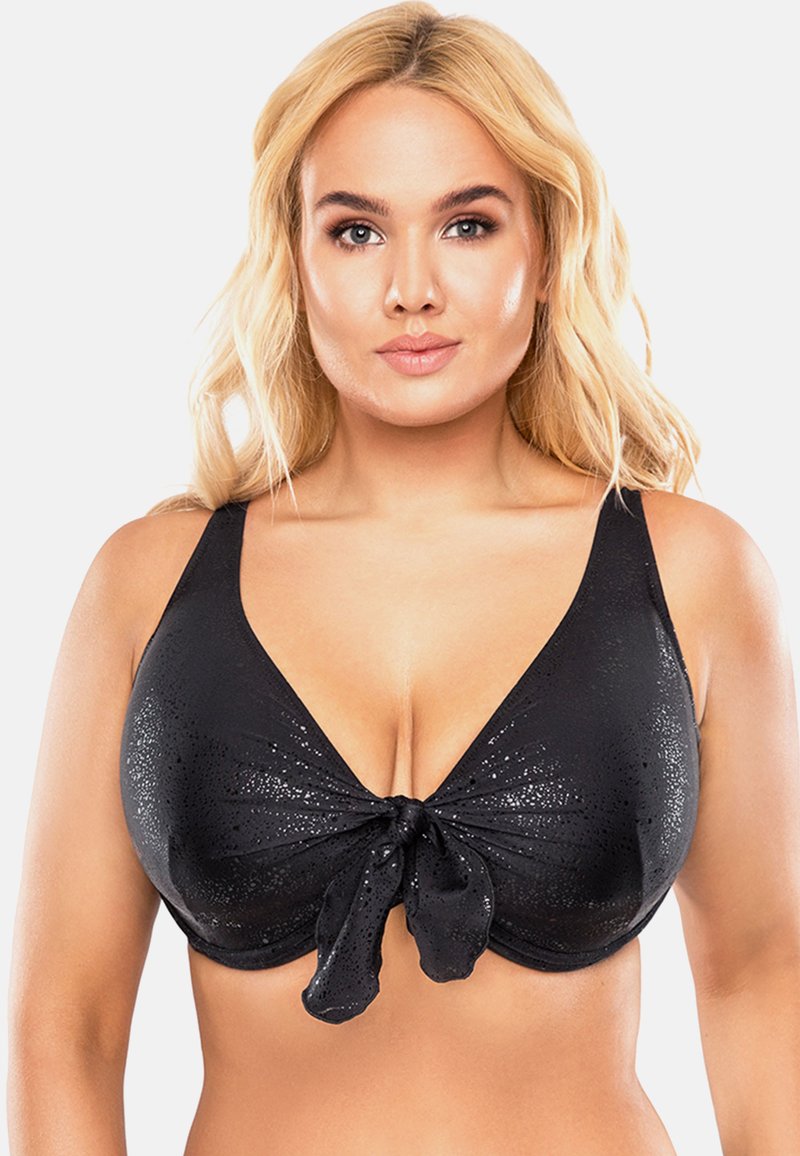 Top de bikini negro con una superficie brillante y texturizada, que cuenta con un escote en V profundo y un detalle de nudo en el centro. Tirantes anchos para mayor soporte.