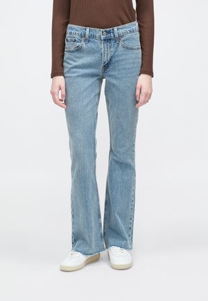 MEDIUM CREASE FRAY HEM BOOTCUT - Kavbojke na zvonec - blue denim