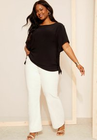 Friends Like These WITH BUTTON DETAIL - REGULAR FIT - Jednoduché tričko - black