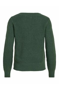 Tmavě zelený pletený svetr s žebrovanou texturou, kulatým výstřihem a dlouhými rukávy. Má rovný lem a boční rozparky pro lepší pohyb.
