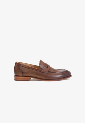 TAREZ - Smart slip-ons - brown