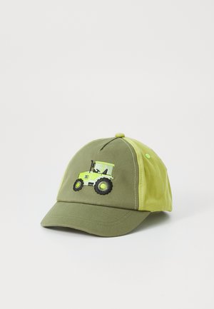 Grüne und gelbe Baumwollkappe mit einem gestickten Traktor-Design auf der Vorderseite. Strukturierte Form mit einem gebogenen Schirm und verstellbarem Riemen.