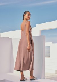 Next SLEEVELESS TALL - REGULAR FIT - Trikotaažkleit - dusky pink