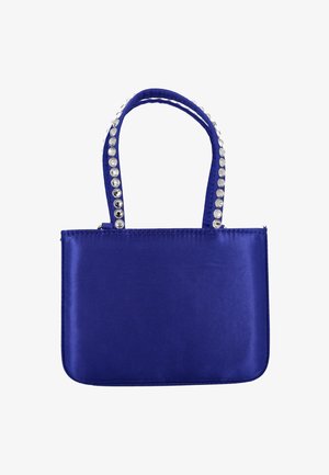 Violetti satiininen käsilaukku, jossa hopeiset koristenaulat kahvoissa. Laukku on suorakaiteen muotoinen ja siinä on sileä pinta sekä vetoketjullinen suljin.