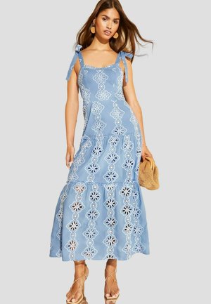 EMBROIDERED PETITE - Jeansklänning - blue