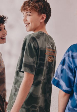 Next, 3 PACK PYJAMAS SET - Nattøj sæt - blue green camo