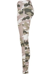 Leggingi u kamuflaži s kombinacijom svijetle bež, maslinasto zelene i bijele boje, izrađeni od rastezljivog, glatkog materijala s prilagođenim dizajnom.