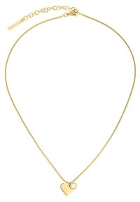 Collana dorata con una catena sottile, pendant a forma di cuore e piccolo ciondolo circolare. Texture liscia, design semplice e lunghezza regolabile.