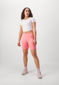 Miniaturna slika 6
