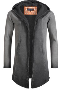 Grijze denim lange jas met een capuchon, voorzien van een ruwe rand, twee voorzakken en een gestructureerde binnenvoering. Voering met een contrasterend oranje label.