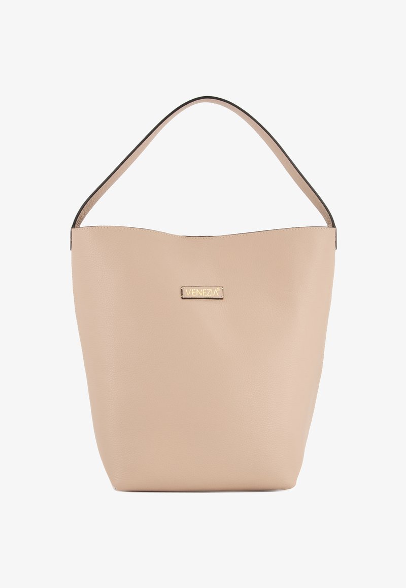 Beige Leder Eimer Tasche mit einem einzelnen Griff und goldener "Venezia" Logo-Plakette in der Mitte auf der Vorderseite.