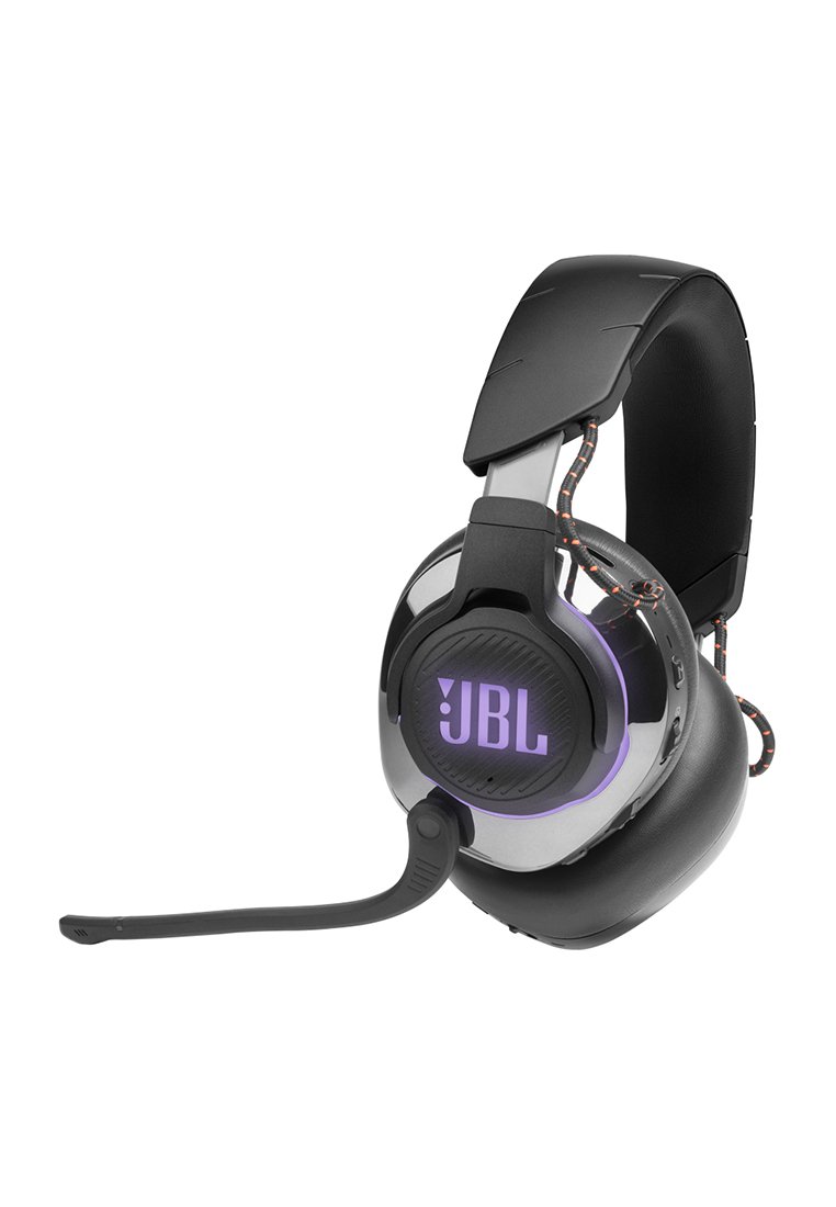 Cuffie da gaming JBL over-ear nere con archetto imbottito, logo illuminato, cavo intrecciato e microfono flessibile attaccato.
