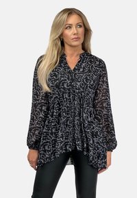 Niewybrane, flowers black