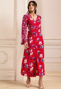 Love & Roses PETITE FIT - V-NECK RUFFLE - Maxi šaty - red