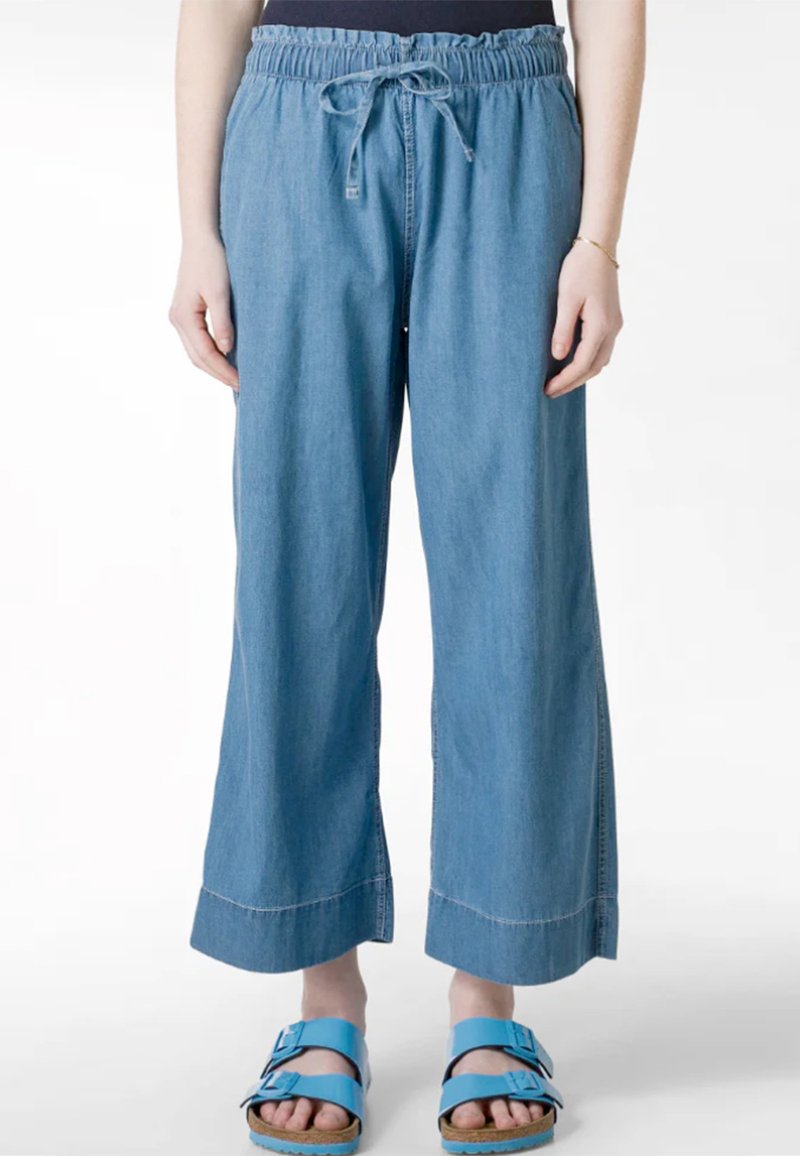 Deha CROPPED - Vaqueros a campana - blue