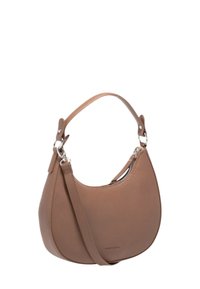 Borsa a spalla in pelle marrone con forma curva, un'unica maniglia superiore e una tracolla rimovibile, dotata di apertura con zip e una finitura leggermente testurizzata.