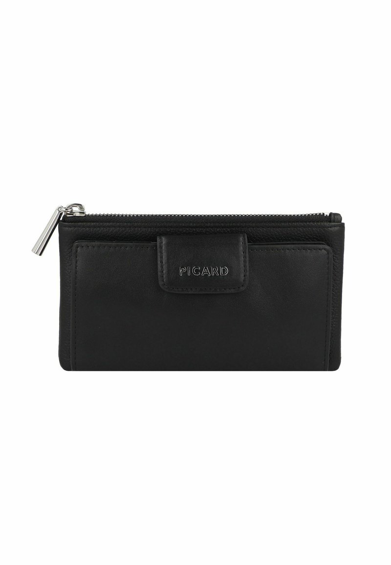 Cartera de cuero negro con cierre de cremallera, solapa frontal y logo grabado. Presenta una textura suave y un diseño minimalista.