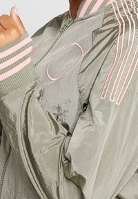 adidas Performance Chaqueta de entrenamiento - green