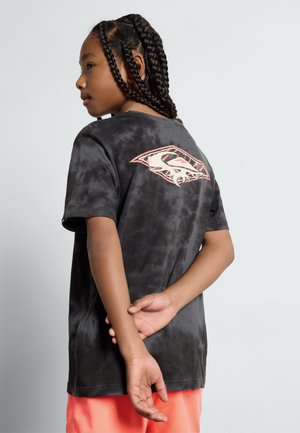 Black tie-dye cotton t-shirt featuring a graphic of a bird on the back in orange. Short sleeves, relaxed fit, round neckline.
