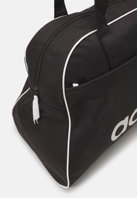 adidas Performance LINEAR ESSENTIALS BOWLING - Športna torba - black/white/black