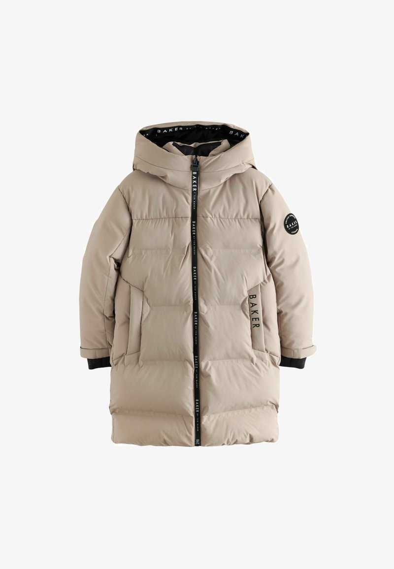 Beige Daunenjacke mit Kapuze, ausgestattet mit einem Frontreißverschluss, Logo-Details und einem gesteppten Stoff. Schwarze Akzente an den Ärmeln und dem inneren Rand.