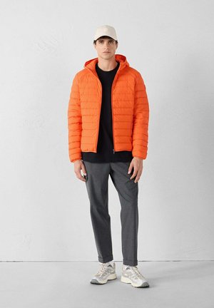 FIRE RED FRANTZ - Chaqueta de plumas - rosso