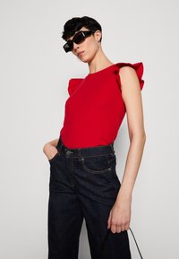 Anna Field Nyomott mintás póló - red