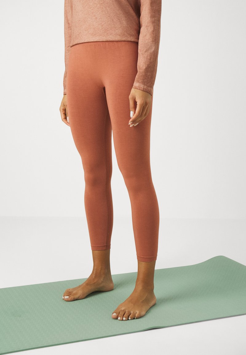 Yogasearcher ASA SEAMLESS LEGGING - Leggingek - cedar