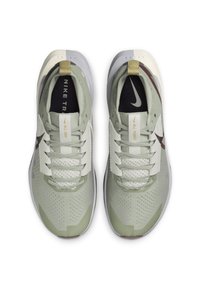 Nike Performance ZOOMX ZEGAMA 2 jasnozielony