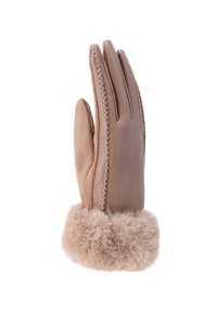 Guanto in pelle marrone con dettagli in suede e polsino spesso e soffice in pelliccia, che mostra il retro e le cuciture sulle dita.