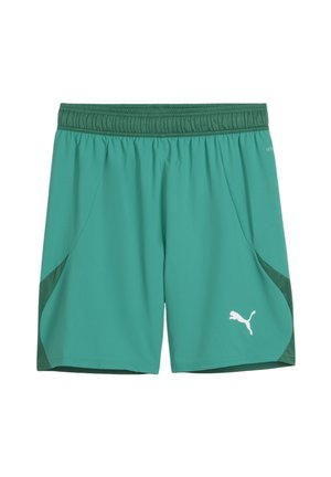Turquoise sportshorts met een elastische tailleband, zijkanten van mesh en een wit Puma-logo op de linker onderzijde aan de voorkant.
