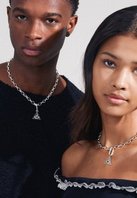 CHARM RECYCLED TRIANGLE PENDANT UNISEX - Medál - silver-coloured