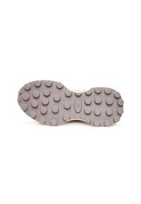 Semelle de chaussure en caoutchouc gris clair avec de grandes rainures circulaires ; texture lisse ; forme arrondie. Conçue pour l'adhérence et le confort.