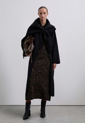 HANDMADEARF - Abrigo clásico - black