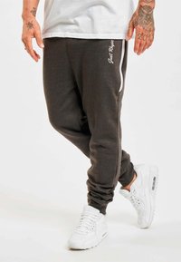 Unselected, anthracite