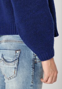 Pieces PCRIMMA OPEN CARIDGAN - Cardigan - bellwether blue