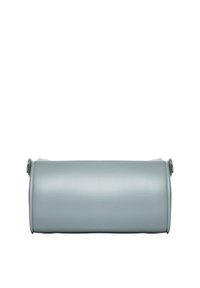 Borsa cilindrica azzurro chiaro realizzata in materiale liscio, con chiusura a zip e due clip in metallo per attaccare una tracolla.