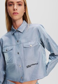 Karl Lagerfeld Jeans BOXY IRIDESCENT SHIRT - Pogājama blūze - iridescent eventide