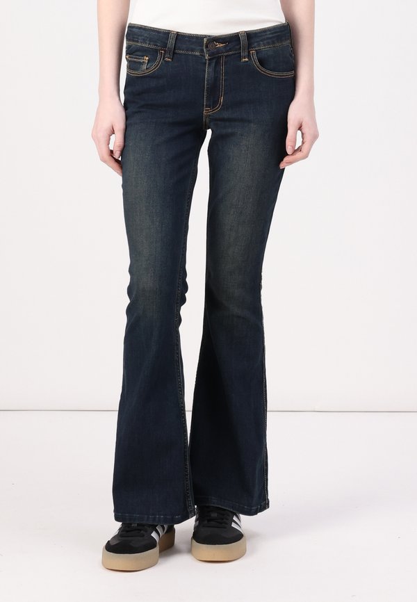 Low-Rise Dark Wash Flare Jeans - Flared Jeans - dark clean