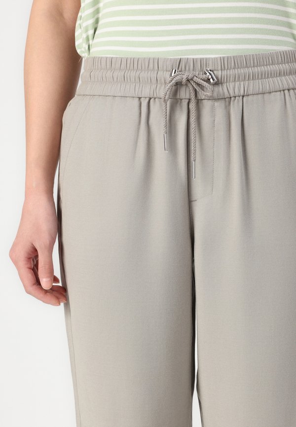 ONLKELDA EMERY PULL UP - Trousers - rock ridge2