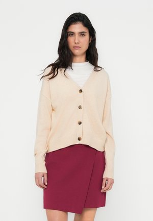 VIRIL V-NECK - NOOS - Gilet - super light natural