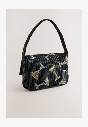 Zwarte tasje met kralen, voorzien van een gebogen hengsel, versierd met gouden en zilveren cocktailglasmotieven en een textuurrijke paillettenoppervlakte.