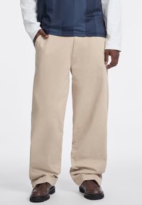 Unselected, beige