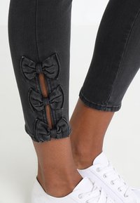 Levi's® Vaqueros pitillo - grey denim