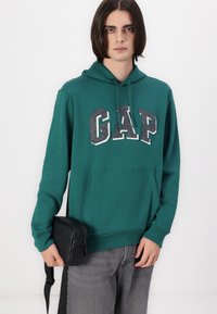 GAP HERITAGE LOGO - Ikdienas džemperis - balsam tree