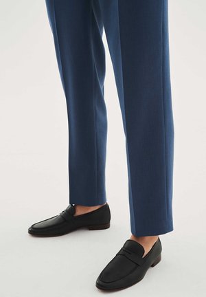 Kazar SAKAR - Puošnūs įsispiriami bateliai - black