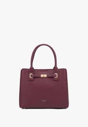 Bordeaux leren handtas met dubbele handgrepen, gouden hardware accenten, een gestructureerde oppervlakte en een eenvoudige rechthoekige vorm.