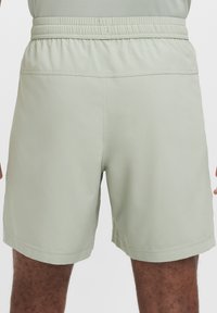 Nike Performance FORM SHORT - Sports shorts - jade horizon